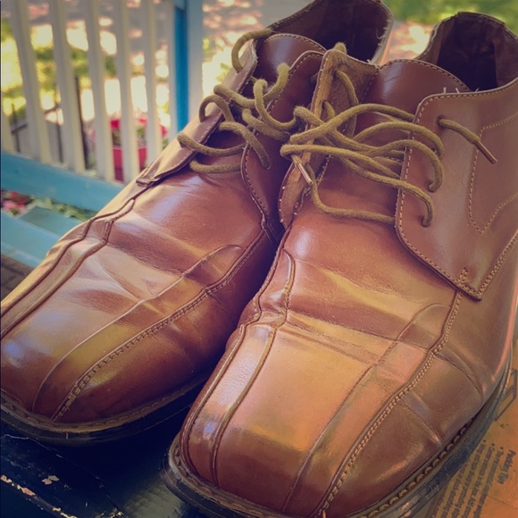 Men Shoes - Picture 1 of 4